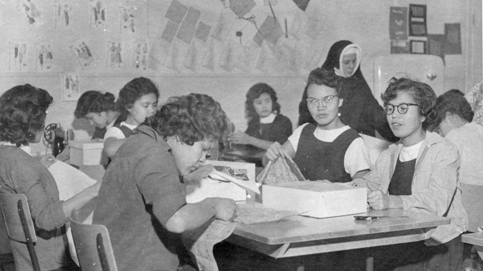 Kanada’da okul bahçesinden 215 Kızılderili çocuğun cesedi çıktı - Resim : 3