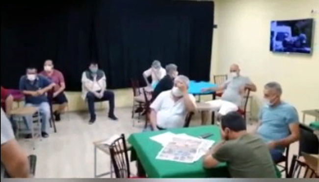 Kumarhaneye çevrilen evde, polisi gören şüphelilerin şaşkınlığı yüzüne yansıdı - Resim : 1