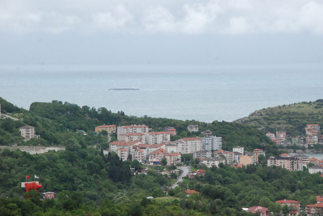 Amasra'da rüzgar denizde dev dalgalar oluşturdu - Resim : 5