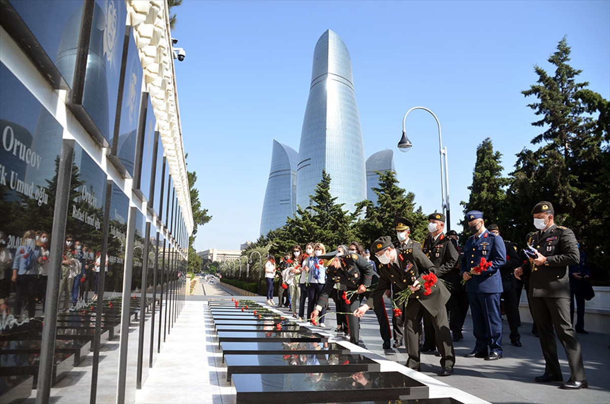 Genelkurmay İkinci Başkanı Korgeneral Selçuk Bayraktaroğlu Azerbaycan'da - Resim : 2