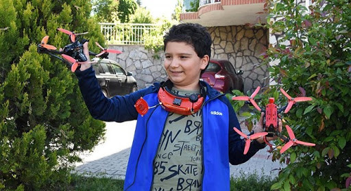 11 yaşındaki Doruk tasarladığı drone ile TEKNOFEST finaline kaldı - Resim : 1