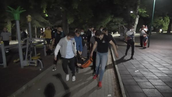 Yan bakma tartışması kanlı bitti - Resim : 2