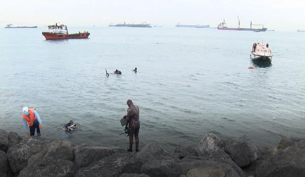 Zeytinburnu’nda kıyı ve deniz dibi temizliği yapıldı - Resim : 1