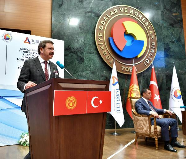 Kırgız Cumhuriyeti Cumhurbaşkanı'na fahri doktora - Resim : 1