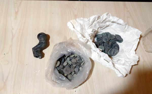 Adana’da tarihi eser ve kaçak tütün operasyonu 10 gözaltı - Resim : 2