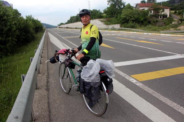 İstanbul'dan Gürcistan'a bisikletle gidiyor - Resim : 5