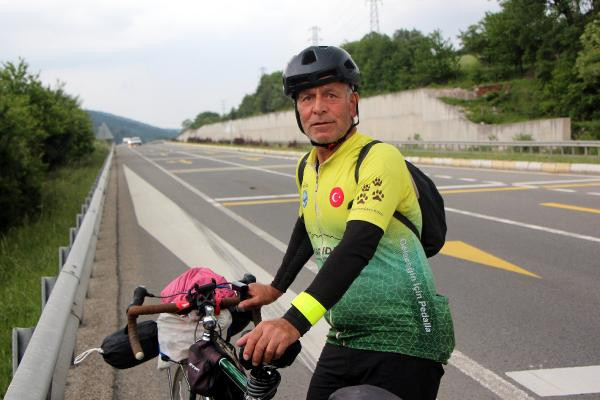 İstanbul'dan Gürcistan'a bisikletle gidiyor - Resim : 6