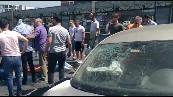 Makas atan sürücü direğe çarptı kazada 2 kişiyi yaralandı - Resim : 3