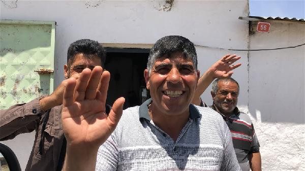 Gülen adam Kasım Can herkesi gülme krizine sokuyor - Resim : 6