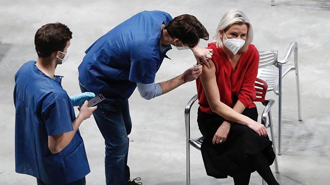 Dünya genelinde 2 milyar 960 milyon dozdan fazla korona aşısı yapıldı - Resim : 3