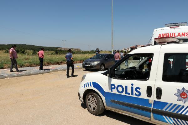 Kaldırımda başından vurulmuş olarak ölü bulundu - Resim : 2