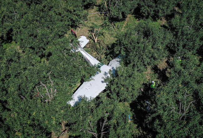 Pilotlar burunları kanamadan kurtuldu - Resim : 8