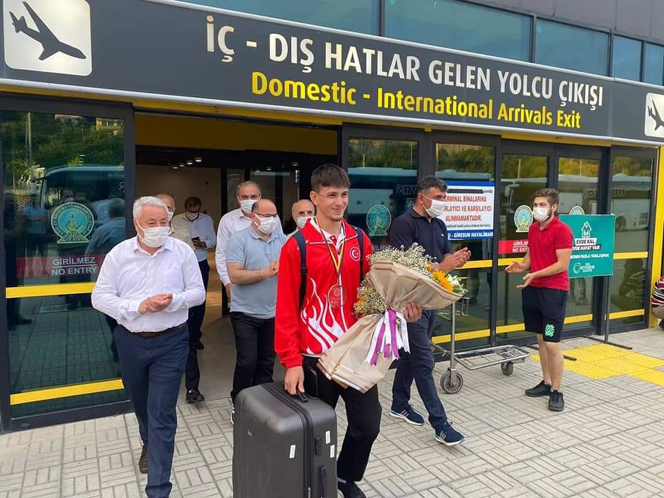 Avrupa 2.si olan Ordulu sporcu coşkuyla karşılandı - Resim : 1