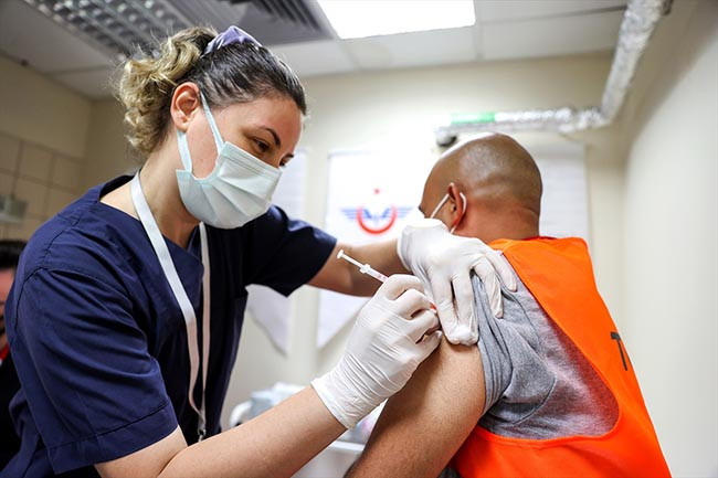Marmaray İstasyonu'nda aşı uygulanmasına başlandı - Resim : 2