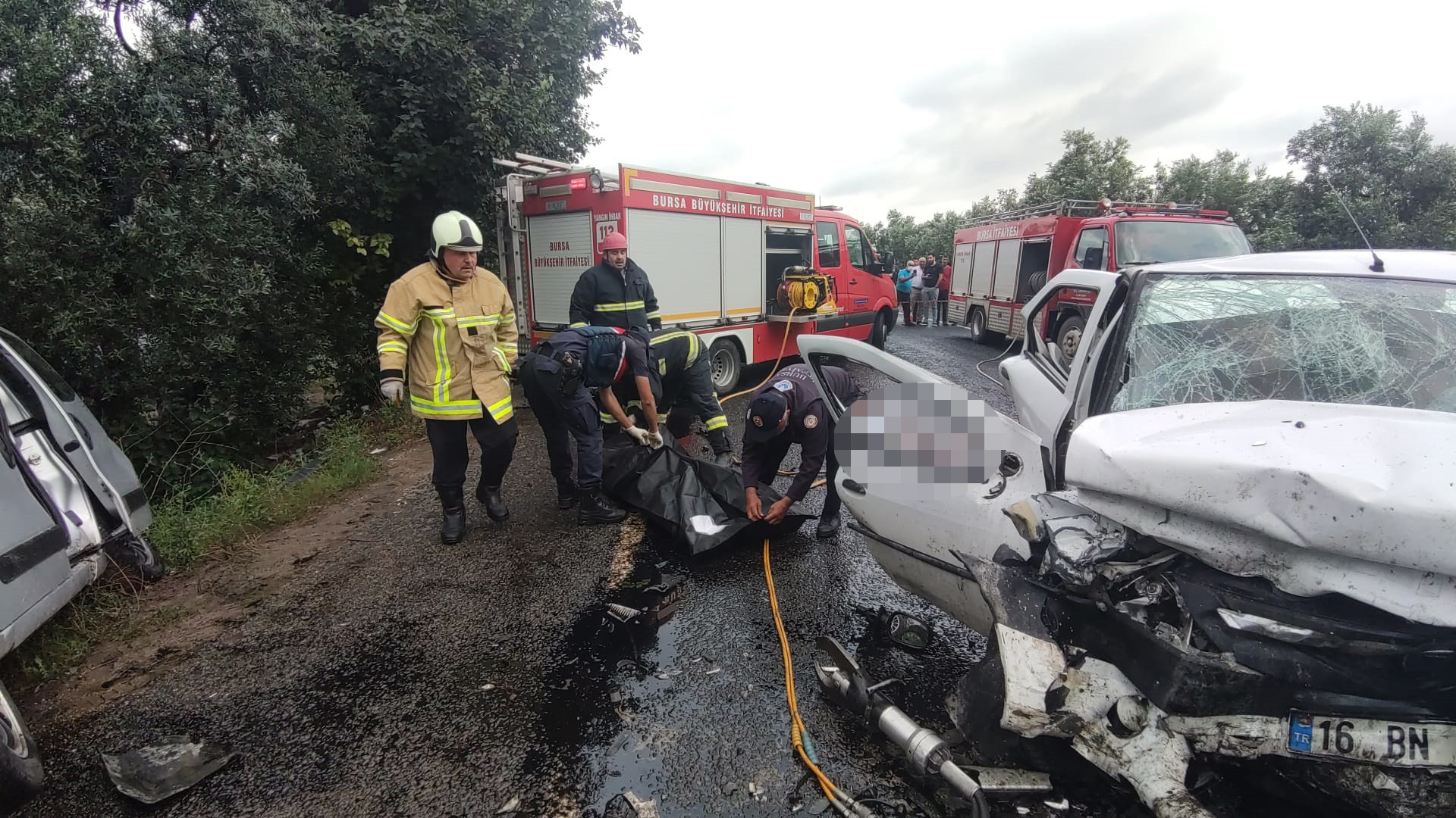 Bursa'da korkunç kaza 4 ölü 5 yaralı - Resim : 1