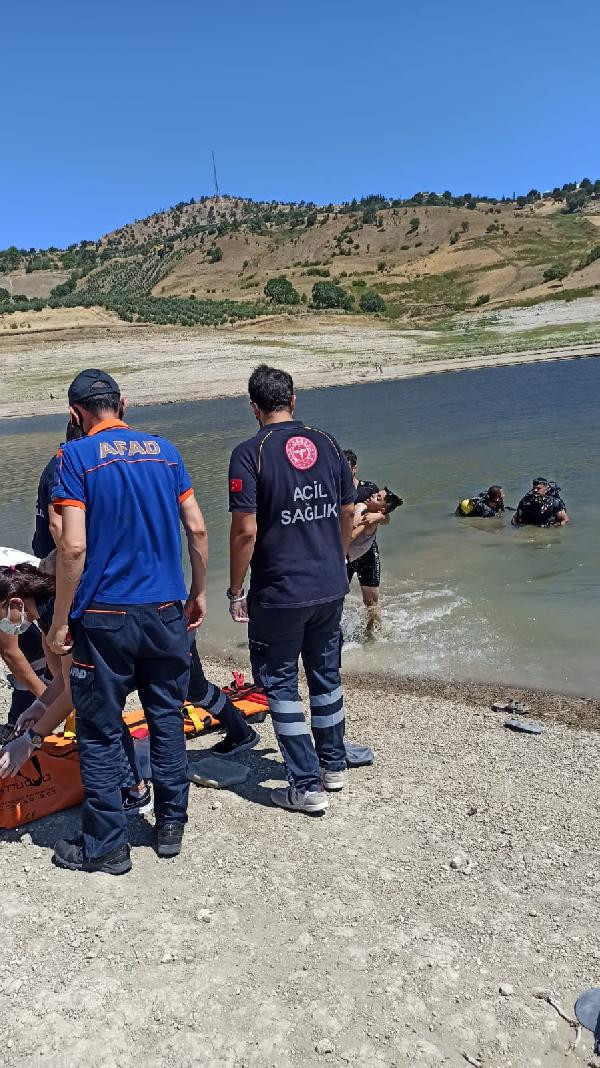 Sır Barajı hem babanın hem oğlunun mezarı oldu - Resim : 1