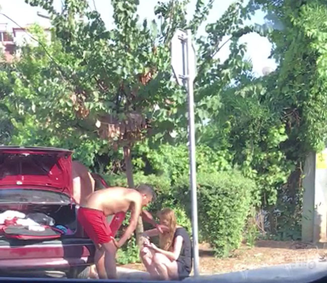 Yeni evli çift düğün masrafları için tekme tokat kavga etti - Resim : 1