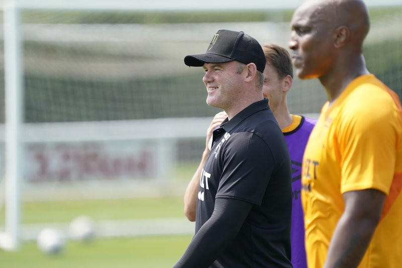 Wayne Rooney kendi oyuncusunu sakatladı - Resim : 1