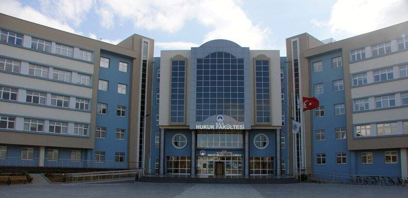 hukuk fakultesinin yarisini yabancilara actilar sinavsiz girecekler