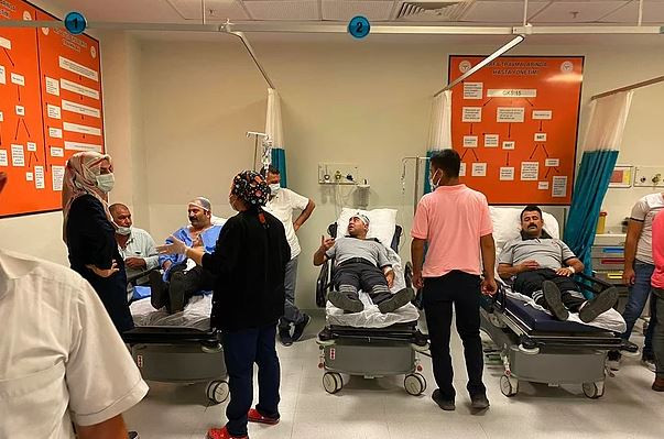 Böyle giderse hastanelerde doktoru mumla arayacağız! Bu görüntüler 80 milyonu ilgilendiriyor - Resim : 1