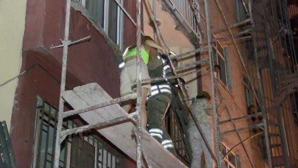 Fatih'te bir kadın gece yarısı ortalığı ayağa kaldırdı - Resim : 1