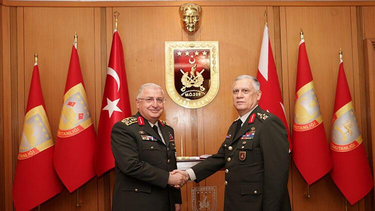 Kara Kuvvetleri Komutanlığı’nda ’devir-teslim’ töreni - Resim : 1
