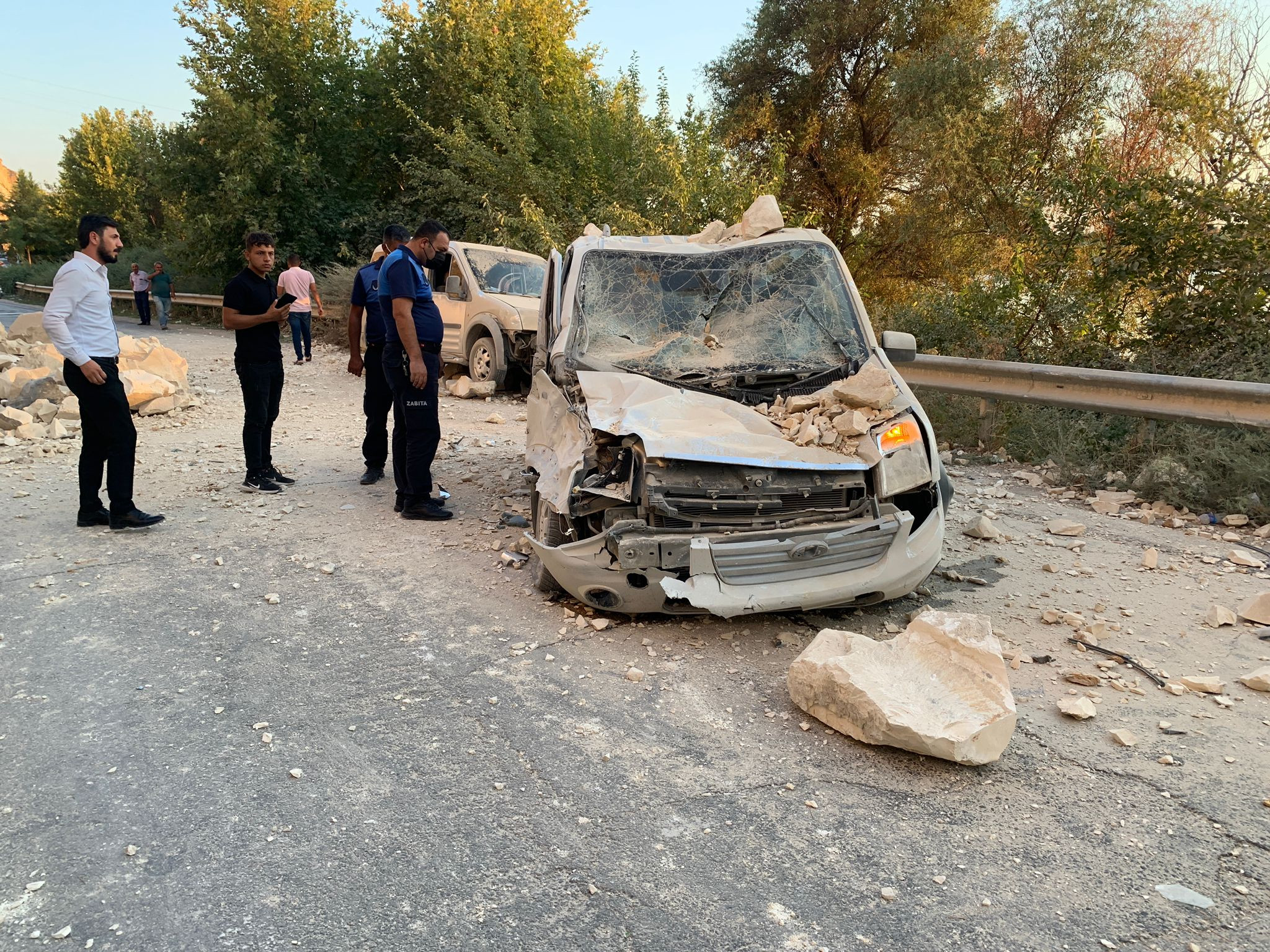 Şanlıurfa'da heyelan: 3 kişi yaralandı - Resim : 2