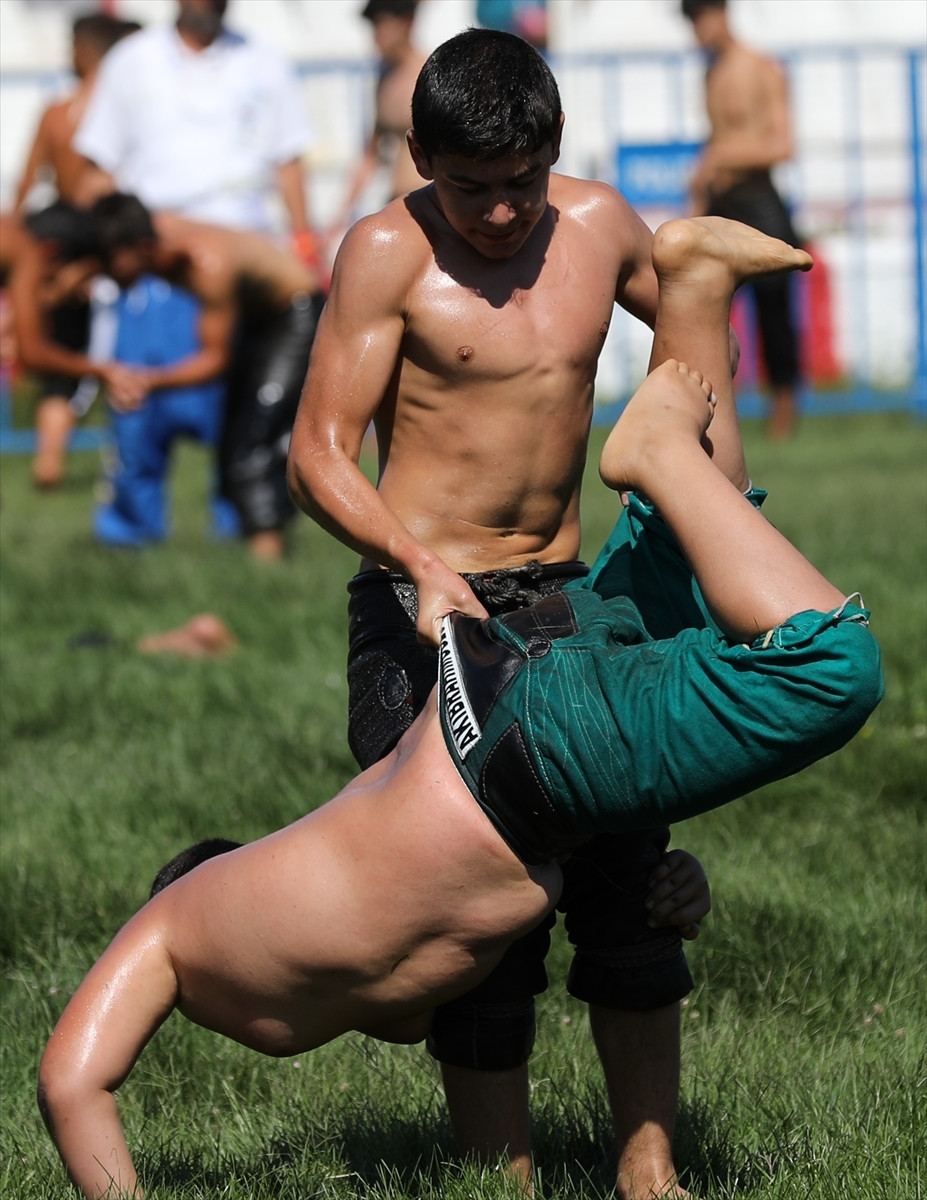 669. Tarihi Elmalı Yağlı Güreşleri başladı - Resim : 2