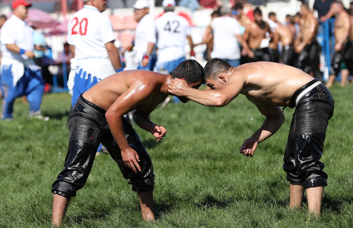 669. Tarihi Elmalı Yağlı Güreşleri başladı - Resim : 4