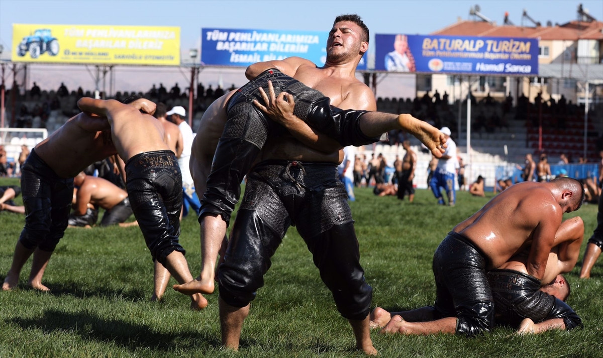 669. Tarihi Elmalı Yağlı Güreşleri başladı - Resim : 6