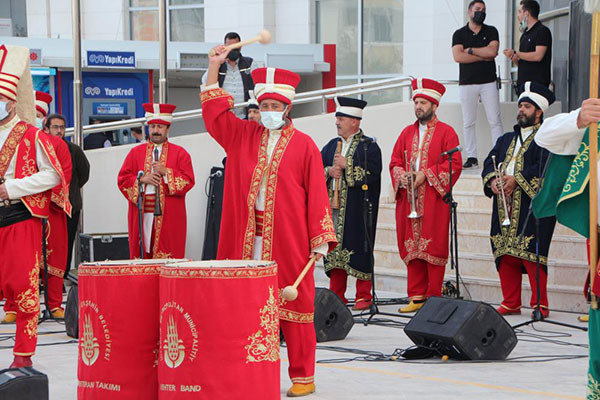 11 tonluk mermerden Şeyh Edebali heykeli ve Kayı Anıtı - Resim : 3