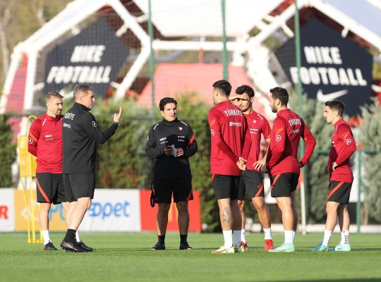 Stefan Kuntz yönetiminde A Milli Futbol Takımı, ilk antrenmanını gerçekleştirdi - Resim : 7
