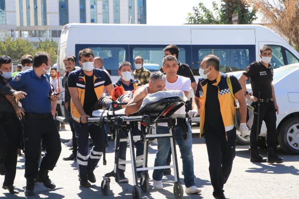 Adliye önünde kavga - Resim : 2