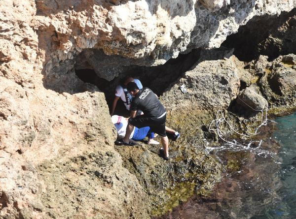 2 çocuk annesi falezlerden atladı - Resim : 1