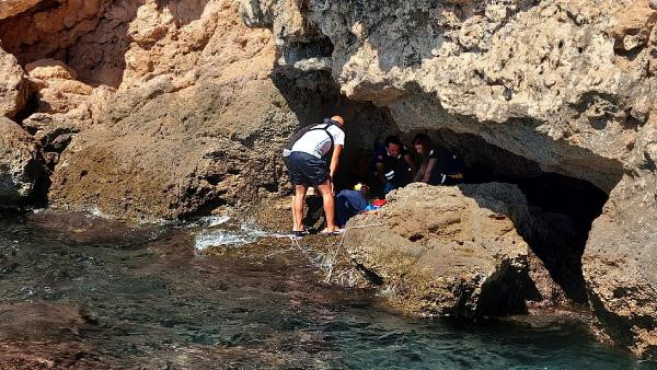 2 çocuk annesi falezlerden atladı - Resim : 2