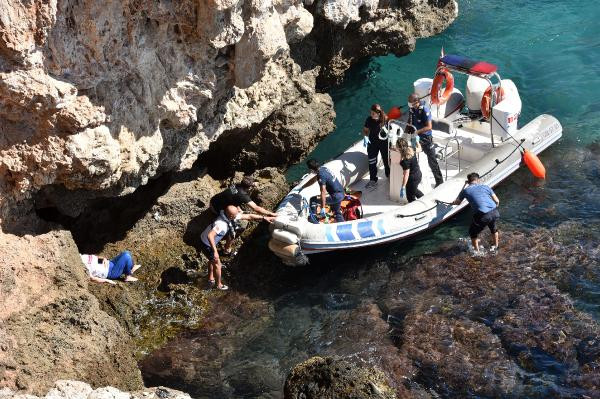 2 çocuk annesi falezlerden atladı - Resim : 3