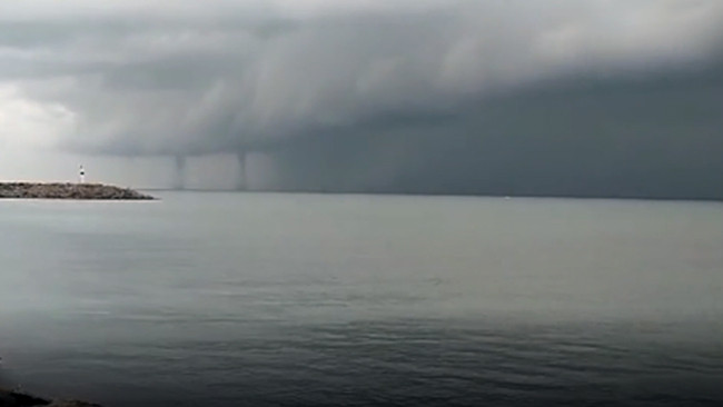 Saros Körfezi’nde çifte hortum - Resim : 1