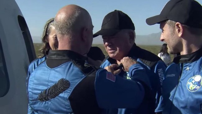 Atılgan Yıldız Gemisinin kaptanı Uzay Yolu'nun kahramanı Kaptan Kirk 90 yaşında uzaya gitti - Resim : 3