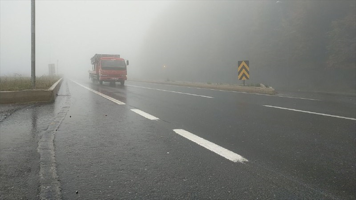 Bolu Dağı'nda sis ve yağmur etkili oluyor - Resim : 3