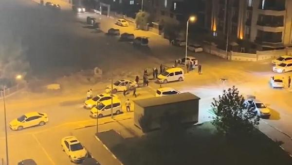 Sokak ortasında taşlı sopalı kavga - Resim : 2