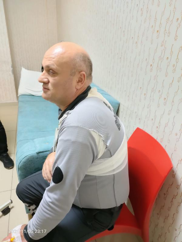 Kavgayı ayırmak istedi başına gelmeyen kalmadı - Resim : 1