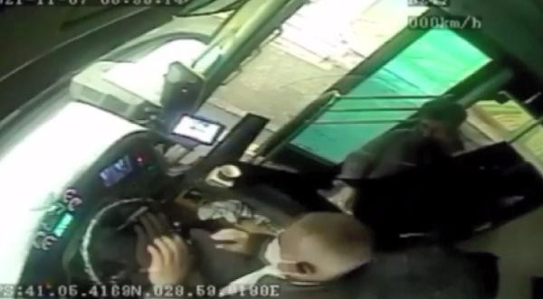 İETT şoförünün hayatını ruhsat kurtardı - Resim : 3