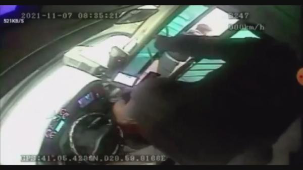 İETT şoförünün hayatını ruhsat kurtardı - Resim : 6