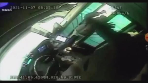 İETT şoförünün hayatını ruhsat kurtardı - Resim : 8