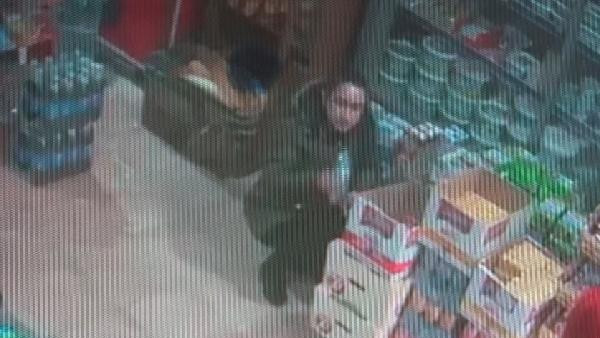 Temizlikçi kadına korkunç tuzak - Resim : 4