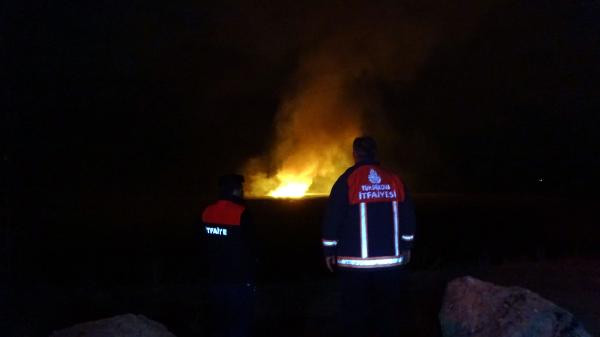 Nehil Sazlığı 2 gün sonra yine cayır cayır yandı - Resim : 4