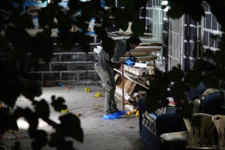 Barışmak için buluşan husumetliler, ortalığı savaş alanına çevirdi - Resim : 1