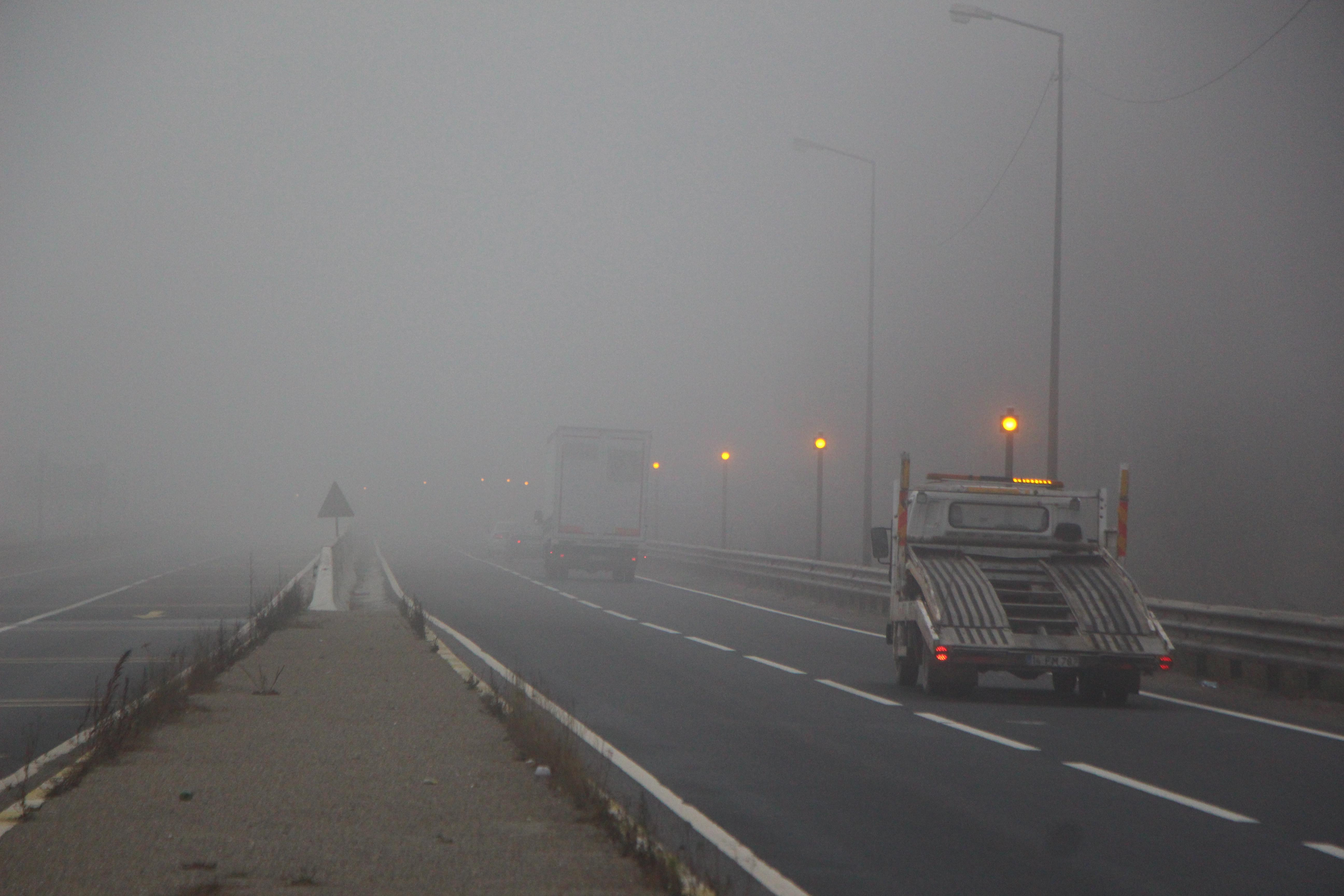 Bolu Dağı'nda yoğun sis! Mesafe 10 metreye düştü... - Resim : 3