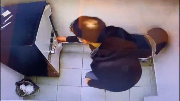 Çalıştığı döviz bürosunu soyup soğana çevirdi - Resim : 2