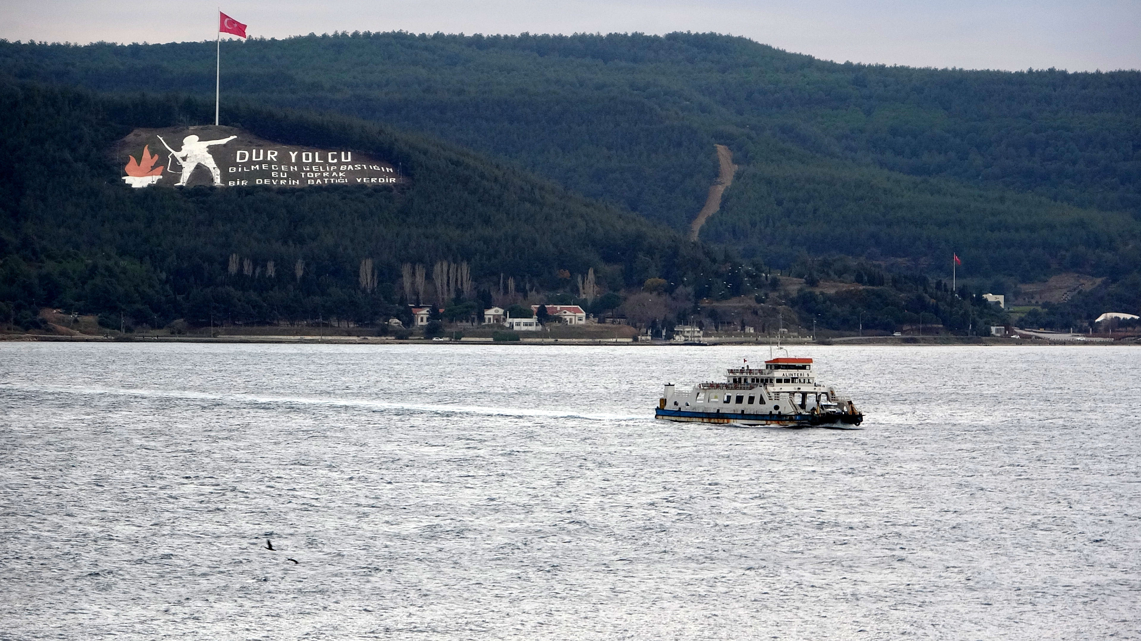 Bozcaada'ya feribot seferleri iptal edildi (02 Aralık 2021) - Resim : 1